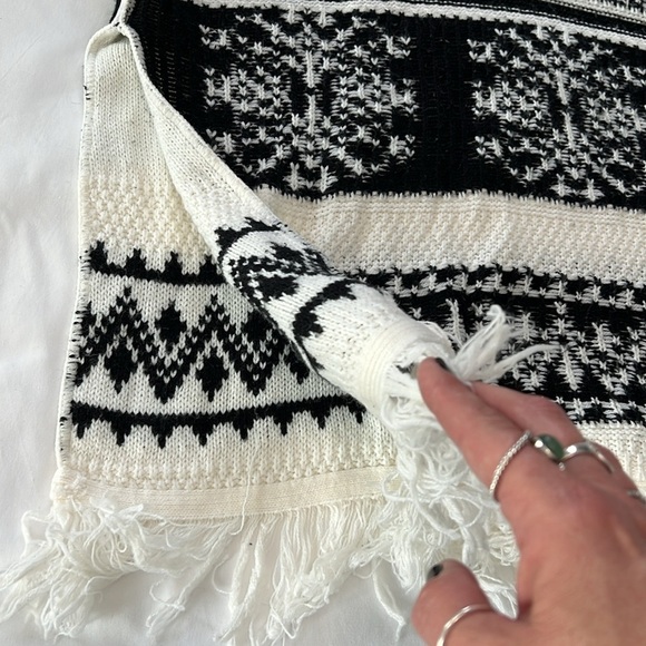 Melrose and Market Black/Cream Poncho Sweater - Picture 3 of 4